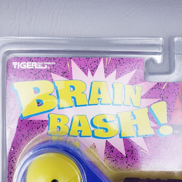 Tiger Electronics Brain Bash Voice Command Memory Game Vintage 1994 New Sealed - Picture 4 of 10